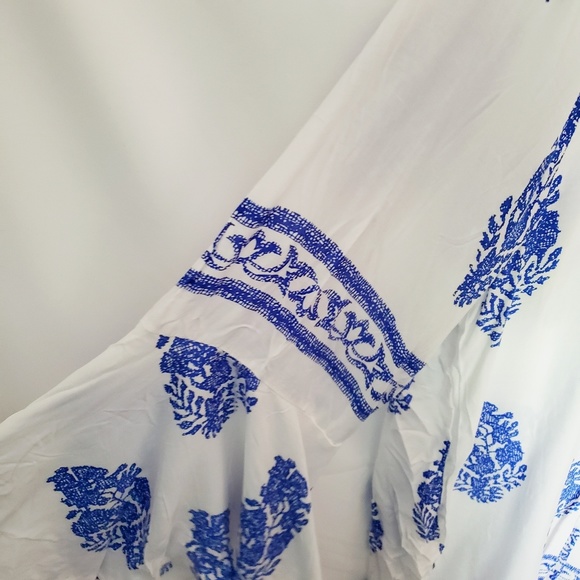 Delft blue & white bell sleeve boho peasant top - Picture 4 of 6